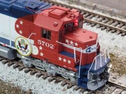 Athearn Genesis G67125 HO Scale EMD SD45-2 Santa Fe "Bicentennial" ATSF 5702 With DCC - USED -Athearn Store 20230419 100551