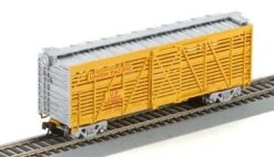 Athearn 75962 HO Scale 40' Stock Car Union Pacific "Yellow" UP 47526D - NOS